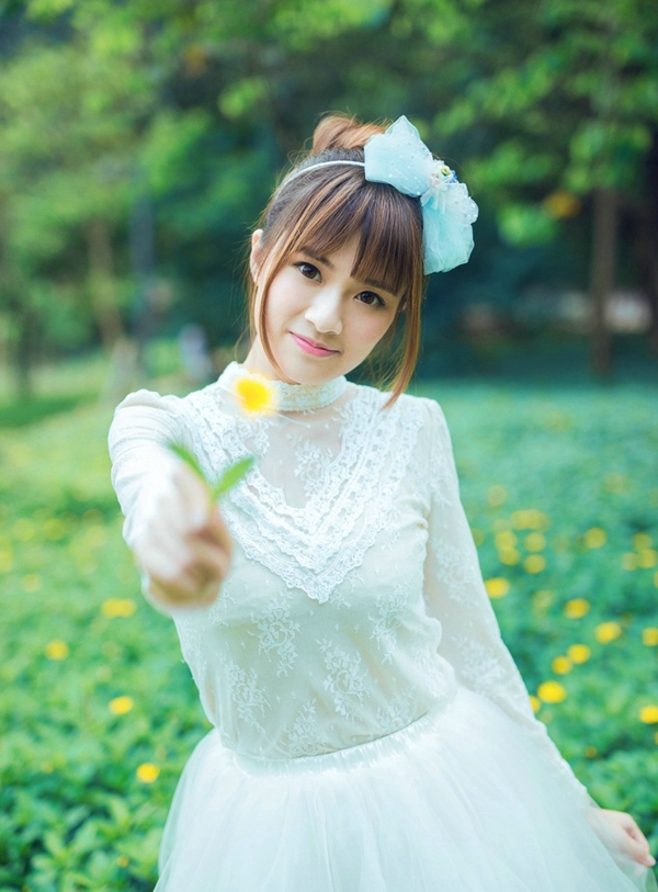 “夫君~”一名美妇带着一股慵懒的风情来到刘璝身后，轻声唤道。